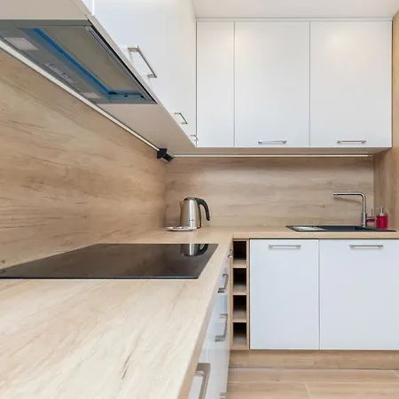 Center By Renters